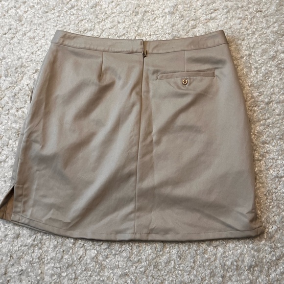 Tan Under Armor Skort - Size 6 - Picture 2 of 5